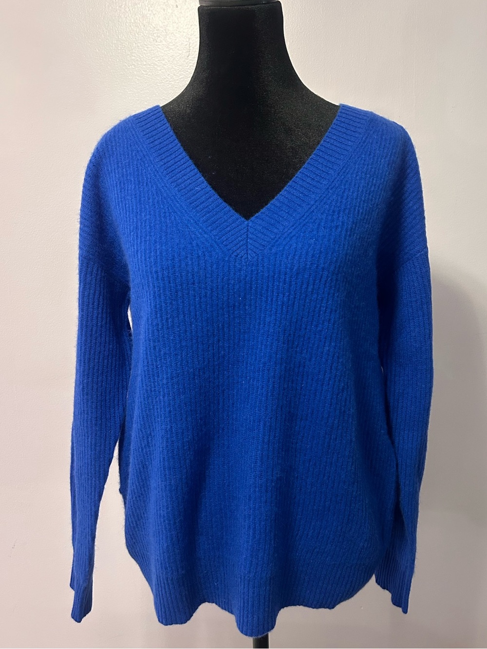 Charter Club Cashmere V-Neck Cozy Sweater, M in Marine Blue, NWT